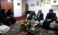 وزیر جهادکشاورزی عصر جمعه ششم مهرماه به دیدار خانواده‌های معزز شهیدان والامقام جهادگر حسین زنجانی و جلال عزیزیان رفت