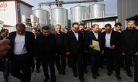 بازدید وزیر جهاد کشاورزی از واحد تولیدی خوراک دام و سد بافتان در شهرستان سراب