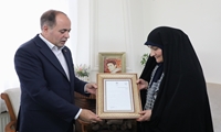 دیدار وزیر جهاد کشاورزی با خانواده شهید علی یاری