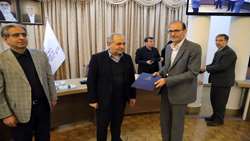 تجلیل استاندار آذربایجان شرقی از مدیر هسته گزینش سازمان جهاد کشاورزی استان