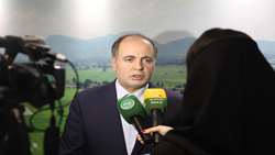 پرداخت مطالبات واردکنندگان و تامین کنندگان نهاده های دام و طیور .