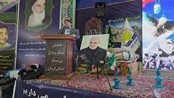 رزمندگان و آزادگان افتخار افرینانی هستند که که رشادتهای خود را به عنوان درس زندگی ، برای آیندگان به یادگار گذاشتند