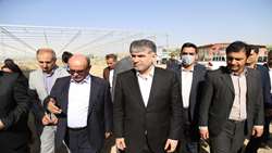 بازدید وزیر جهاد کشاورزی از گلخانه هیدروپونیک در شهرستان دیواندره