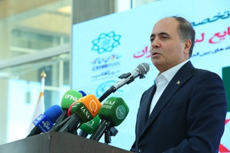 رئیس جمهور با شجاعت و جسارت پای کار ایران است . 